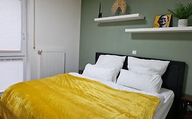 Cozy Apartment: Design Superior Suite Zentral - Küche - Balkon